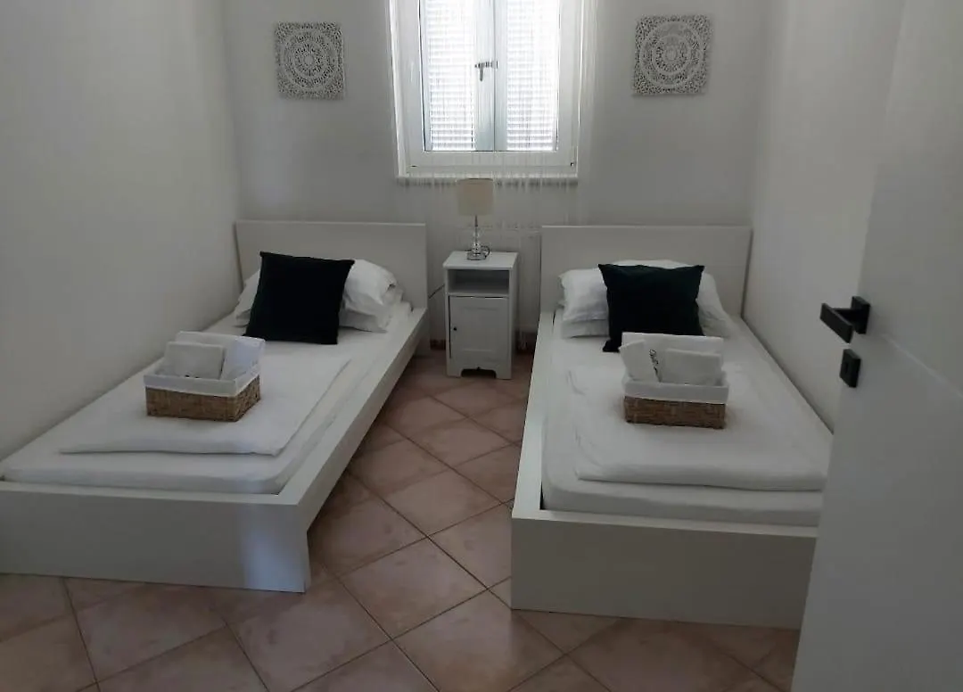 Villa Olea 4*, Simuni